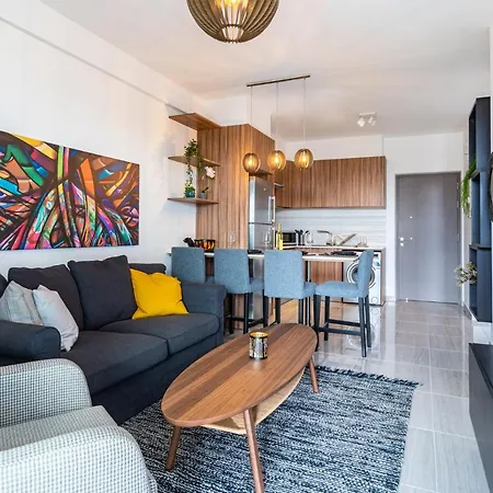 Sunshine 1-bedroom In Apartment *