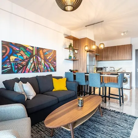 Sunshine 1-bedroom In Apartment