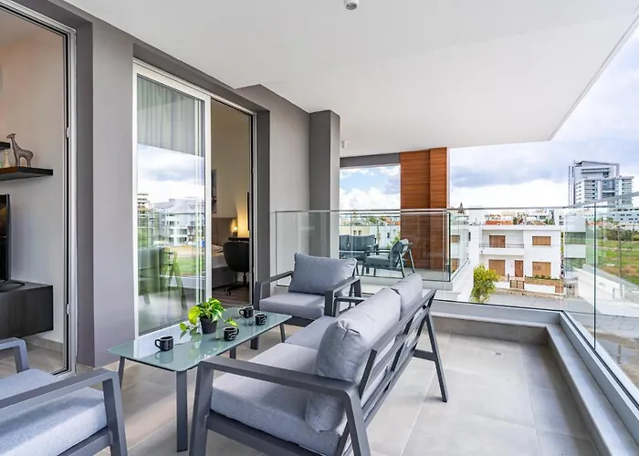 Sunshine 1-bedroom In * Lárnaca