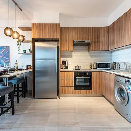 Sunshine 1-bedroom In Lejlighed Larnaca