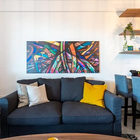 Sunshine 1-bedroom In *