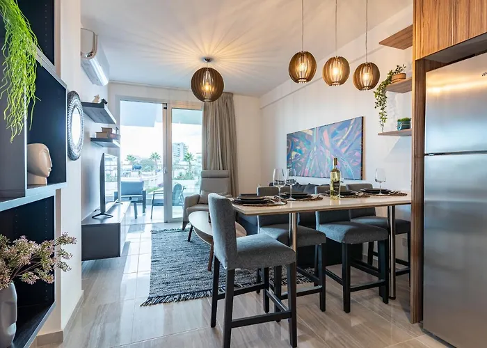 Sunshine 1-bedroom In *